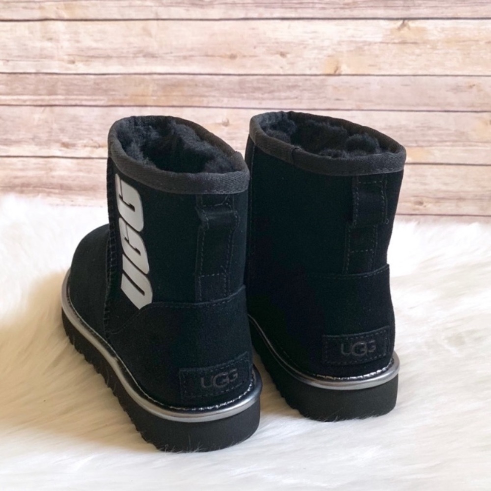 UGG Classic Mini UGG Rubber Logo Boots - Picture 3 of 8